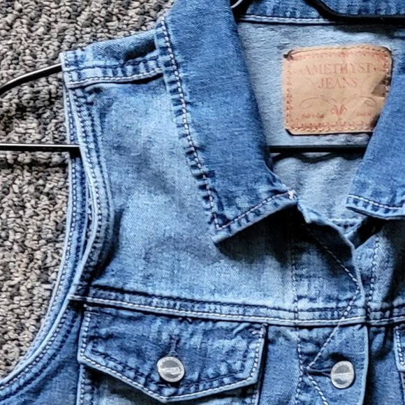 Amethyst Jeans Embroidered  Sleeveless Jean Jacket Denim Vest Size Large - Picture 13 of 14